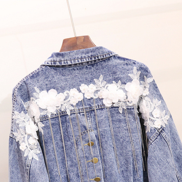 Női farmerdzseki 3D-s virágokkal és gombokkal