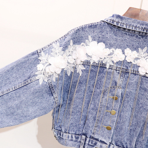 Női farmerdzseki 3D-s virágokkal és gombokkal