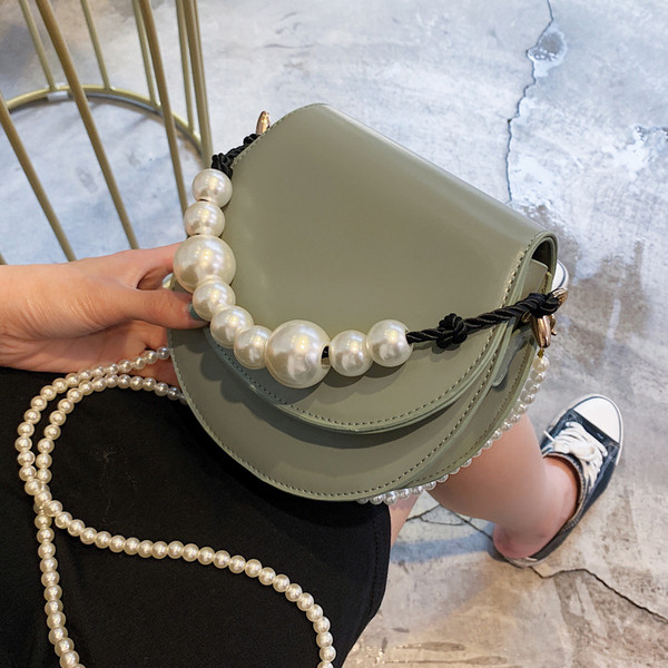 Stílusos női táska eko bőrből négy színben, rövid és hosszú gyöngy fogantyúval két modell