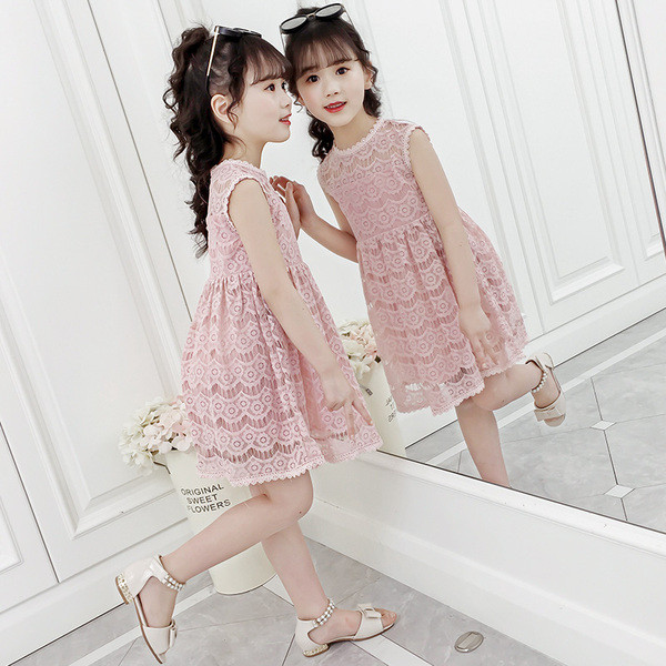 Детска модерна рокля с дантела в розов и бял цвят