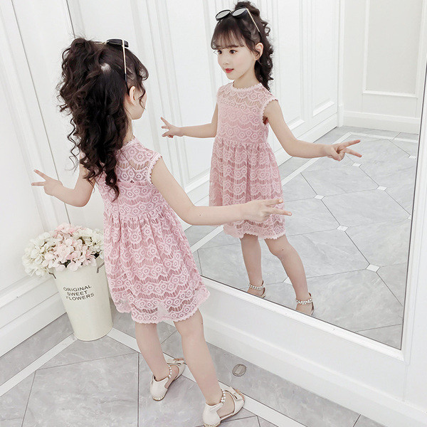 Детска модерна рокля с дантела в розов и бял цвят