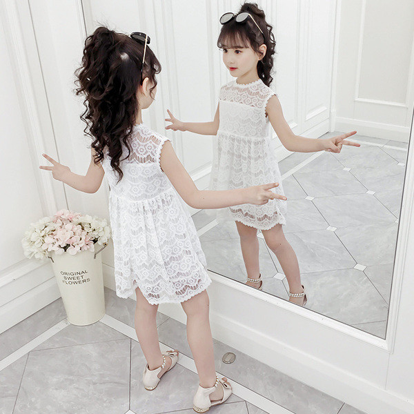 Детска модерна рокля с дантела в розов и бял цвят