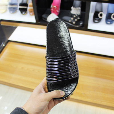 Csillogó hatású alkalmi női papucs többféle színben