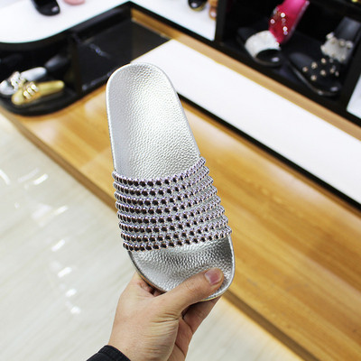 Papuci de dama actuali in patru culori