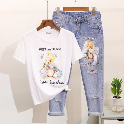 Női szett pólóval és farmerrel, rátéttel és szakadt motívumokkal