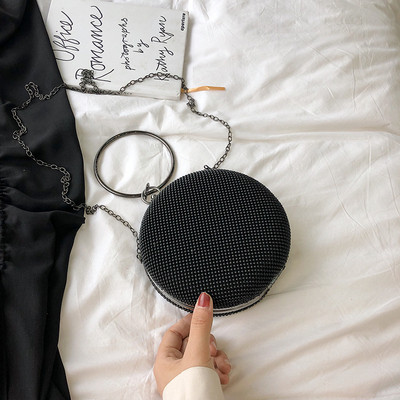 Κομψή γυναικεία τσάντα με στρογγυλό σχήμα σε τρία χρώματα με μικρή και μακρά λαβή