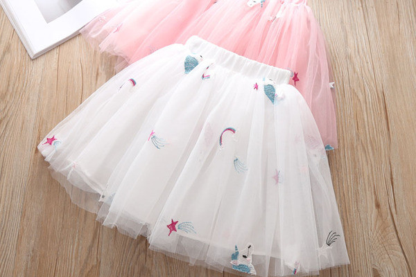 Κομψό παιδικό σετ για κορίτσια φούστα και μπλούζα