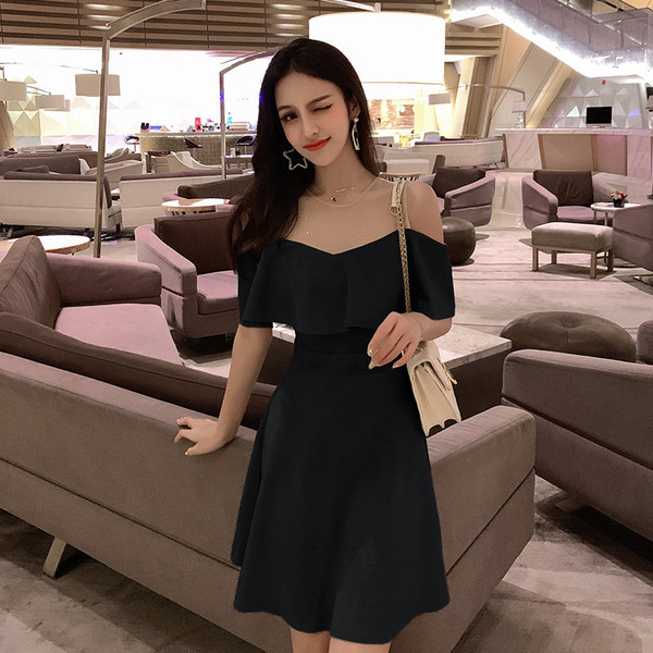 Stílusos női rövid ruha csupasz vállval, két színben