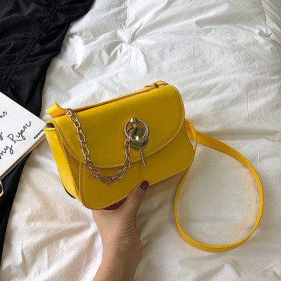 Geanta de dama moderna din piele ecologica in patru culori cu elemente metalice 3D si maner lung