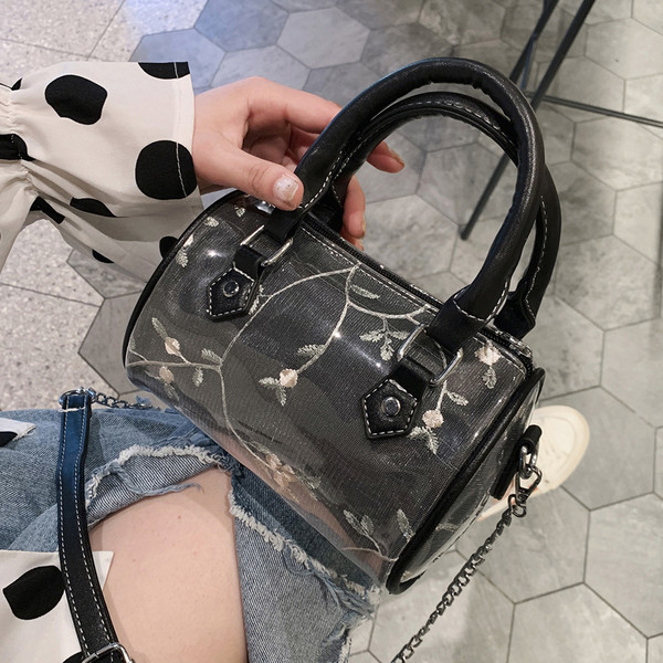 Ökológiai bőrből készült modern női táska öt színben hímzéssel és virágmotívumokkal, rövid és hosszú fogantyúval