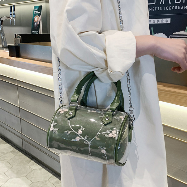 Ökológiai bőrből készült modern női táska öt színben hímzéssel és virágmotívumokkal, rövid és hosszú fogantyúval