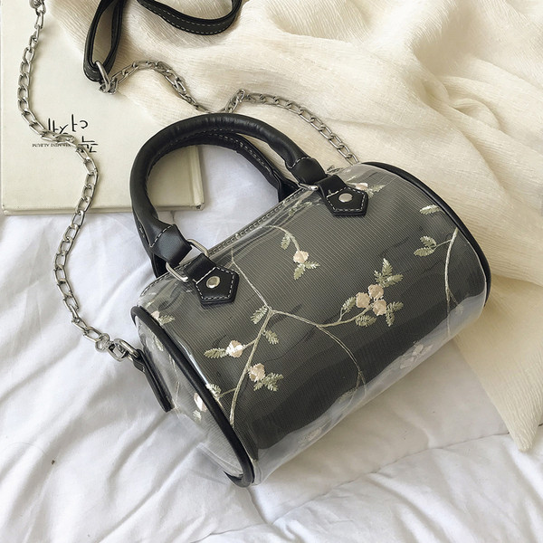 Ökológiai bőrből készült modern női táska öt színben hímzéssel és virágmotívumokkal, rövid és hosszú fogantyúval