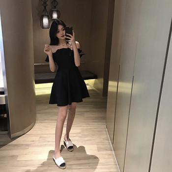 Rochie elegantă de damă cu umerii căzuți în negru