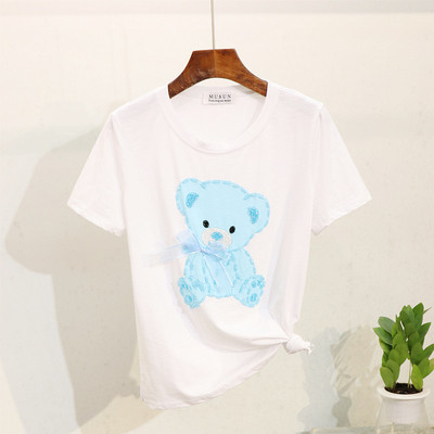 Rövid ujjú, rátéttel ellátott női póló gyöngydíszítéssel