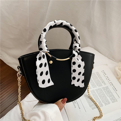 Μοντέρνα γυναικεία έκο δερμάτινη τσάντα σε τρία χρώματα με τρισδιάστατα στοιχεία και μικρή και μεγάλη λαβή