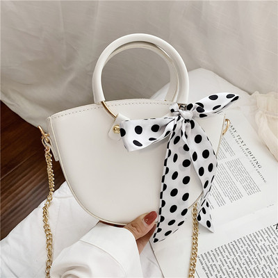 Μοντέρνα γυναικεία έκο δερμάτινη τσάντα σε τρία χρώματα με τρισδιάστατα στοιχεία και μικρή και μεγάλη λαβή