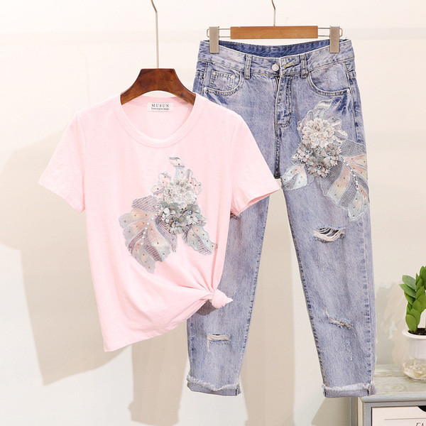 Stílusos női szett pólóval és farmerrel, 3D elemmel