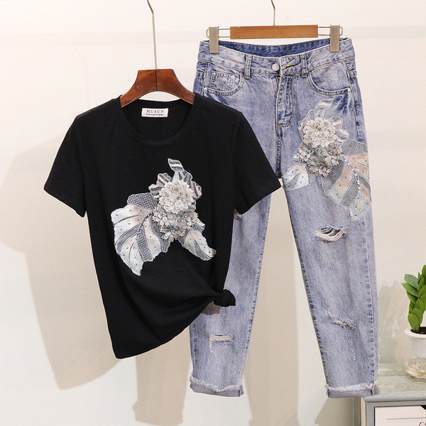 Stílusos női szett pólóval és farmerrel, 3D elemmel