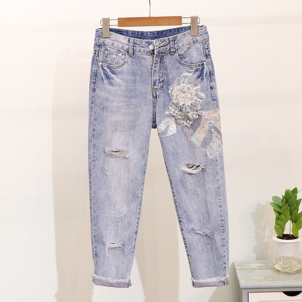 Stílusos női szett pólóval és farmerrel, 3D elemmel