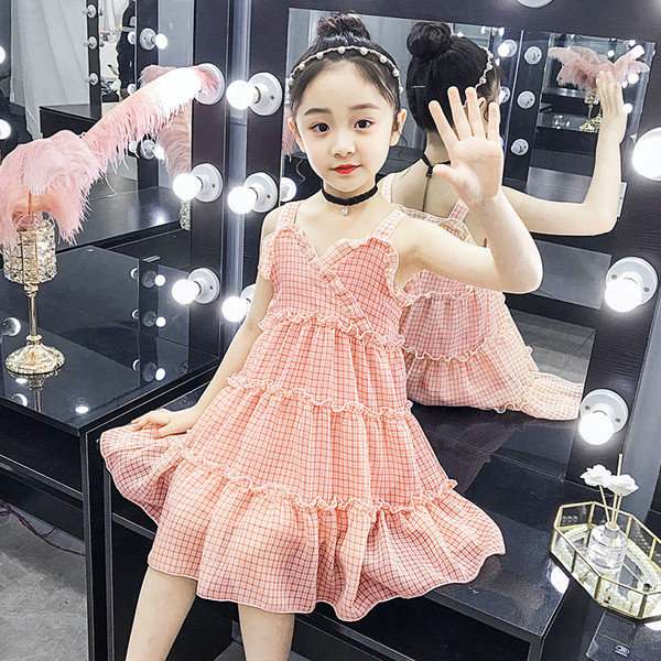 Jelenlegi gyerekruha pántokkal és V-nyakkal