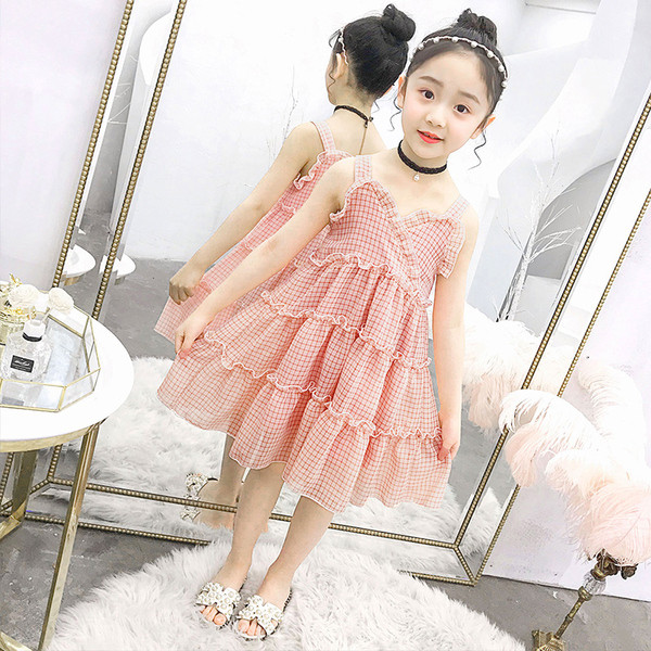 Jelenlegi gyerekruha pántokkal és V-nyakkal