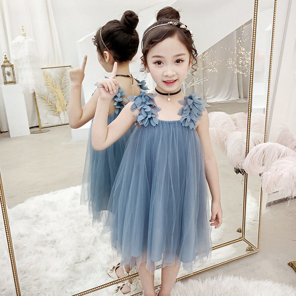 Stílusos gyerekruha három színben, tüllel és pántokkal