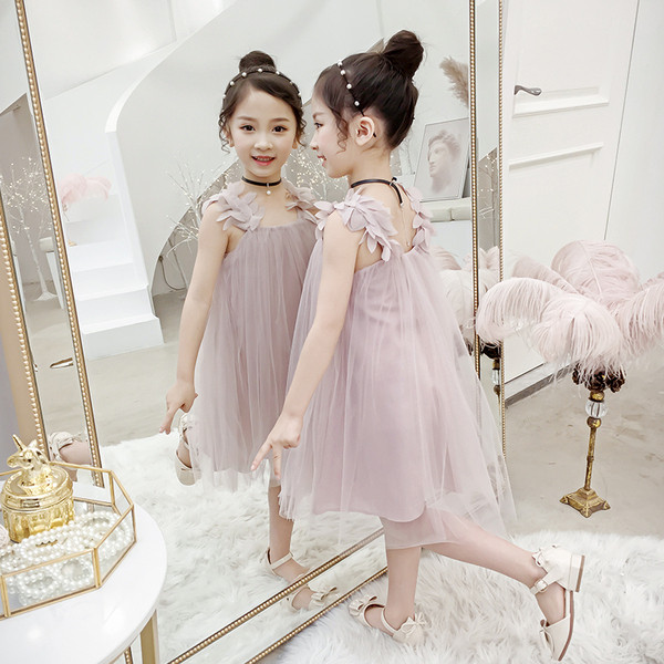 Stílusos gyerekruha három színben, tüllel és pántokkal