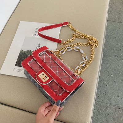 Öt színben, eko bőrből készült stílusos női táska fém rögzítéssel, rövid és hosszú füllel