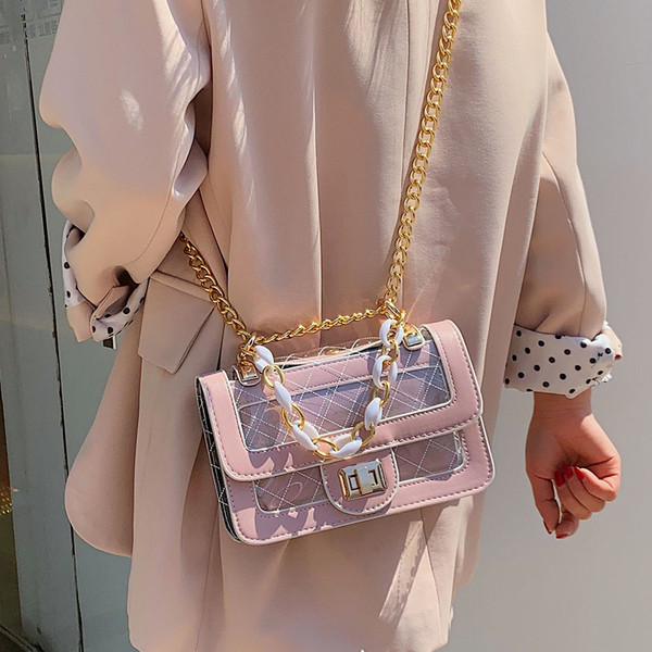 Öt színben, eko bőrből készült stílusos női táska fém rögzítéssel, rövid és hosszú füllel