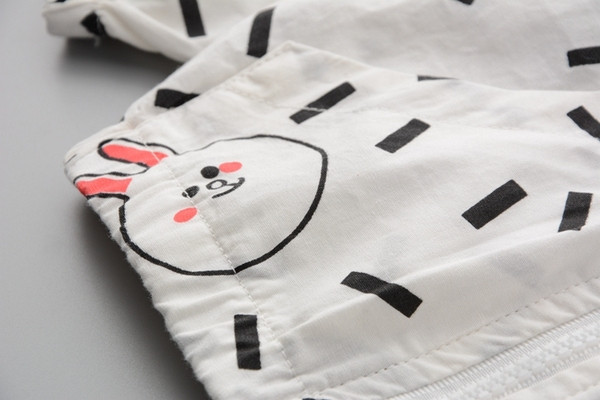 Fehér színű babakabát lányoknak