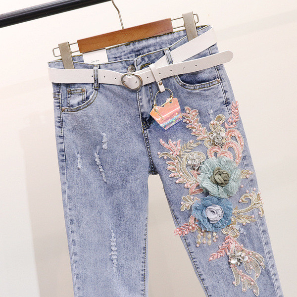 Дамски модерен комплект от две части с 3D-елемент и декоративни перли 