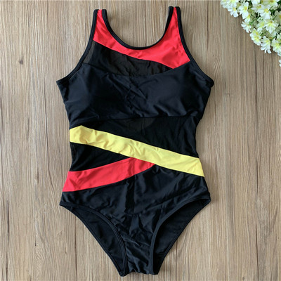 Egy egész fürdőruha átlátszó elemekkel több színben