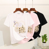 Női póló rátéttel és 3D elemmel