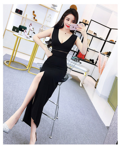 Modern női ruha hasítékkal, két színben