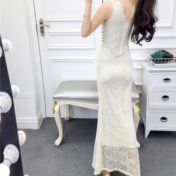 Κομψό μακρύ γυναικείο φόρεμα  σε τρία χρώματα με δαντέλα