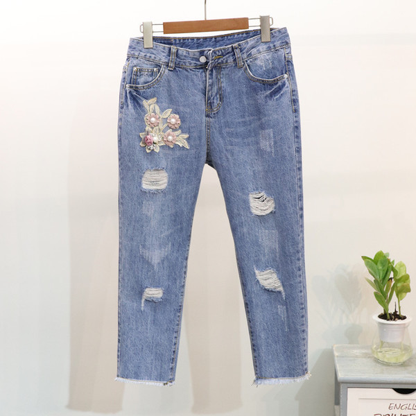 Modern női póló és farmer szett színes hímzéssel