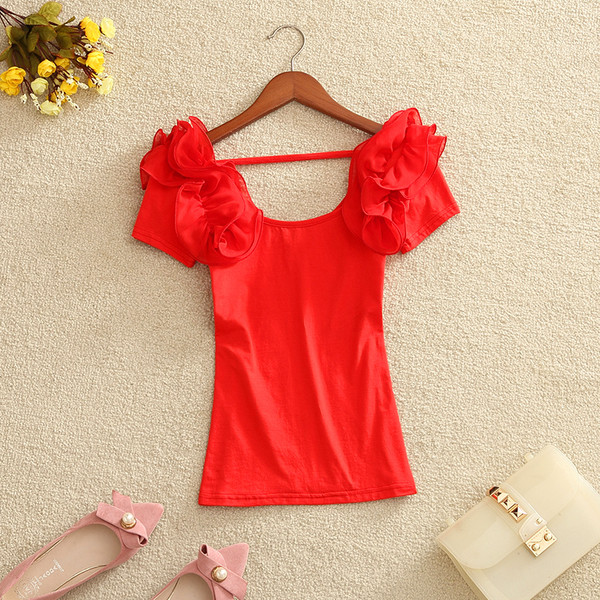 Κομψή γυναικεία μπλούζα με κοντό μανίκι και στοιχείο 3D