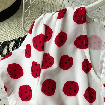 Κομψό γυναικείο φόρεμα με ντεκολτέ σε σχήμα V σε λευκό