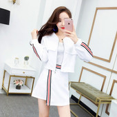 Set elegant de fustă, jachetă și maiou pentru femei în alb și negru