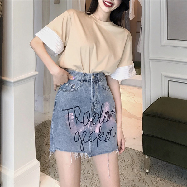 Μοντέρνα γυναικεία φούστα denim  με υψηλή μέση και επιγραφή