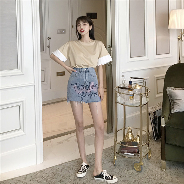 Μοντέρνα γυναικεία φούστα denim  με υψηλή μέση και επιγραφή