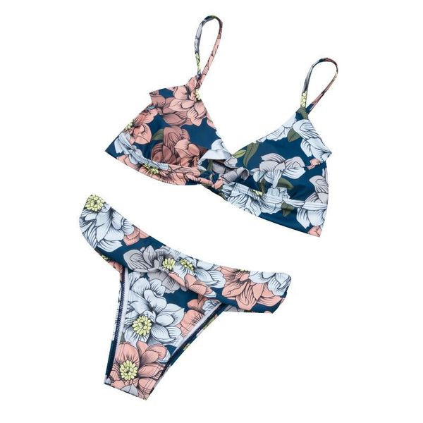 Stílusos fürdőruha virágmintával