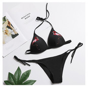 Új modell fürdőruha fekete hímzéssel