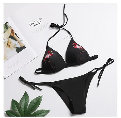 Új modell fürdőruha fekete hímzéssel