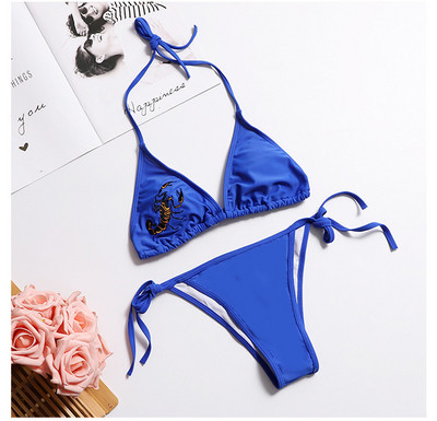 Μοντέρνο μαγιό HIT με τριγωνική κορυφή και κεντήματα