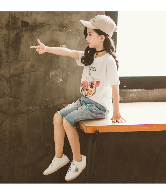 Gyerek póló lányoknak fehér és fekete színben, rátéttel