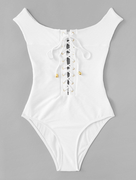 Teljes fehér fürdőruha elemes nyakkendővel