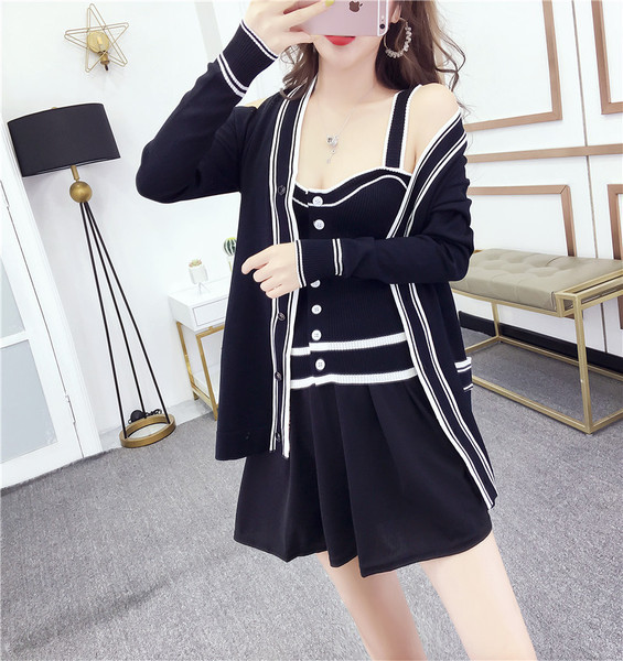 Κομψό γυναικείο σύνολο - φόρεμα με λεπτούς ιμάντες και ζακέτα