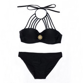 Női fürdőruha fekete színben, fém díszítéssel
