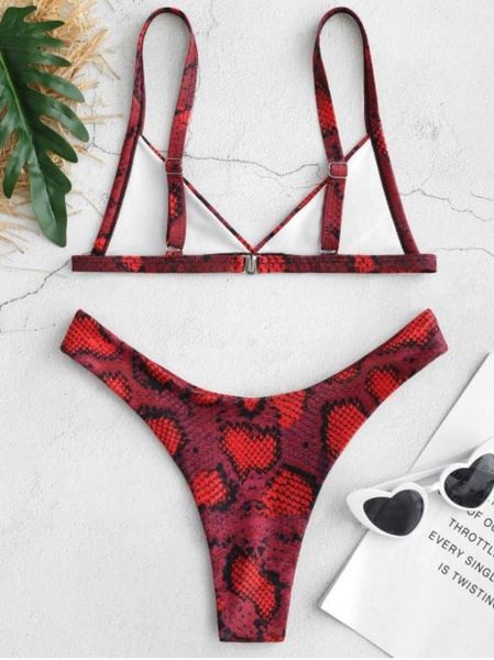 Hit fürdőruha állatmintával és háromszög felsővel